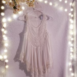 White Paradiso Blouse with Lace Accents